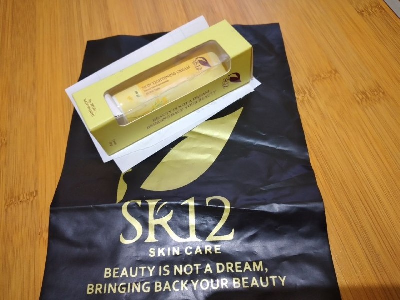 Alhamdulillah, Closing lagi nih.. cream Tightening,  pengencang kulit paling handal, aman terpercaya 😁🤩 si kecil cabe rawit ini harganya: 355 ribu aja lo...jauh lebih murah dibanding perawatan ke salon yang bisa berjuta juuuuutttt...makanya dengan harga segitu tetap jadi idola, karena kualitasnya yang mantuuul dan herbal alami pula....kerutan hilang dalam 10 menit 😱👍 na hayooo siapa dong yang nggak kepengen tetap tampil muda dan cantik alami  tanpa rasa khawatir,  ini stok terakhir ya...😅udah habis 😬, insyaAllah awal bulan september saya  bakal nyetok lagi...okkeyyyy yang mau keep duluan silahkan japri Ane yeee.....🥳🥳🥳WA/telegram 👉 0821-5799-8873AGEN RESMI SR12 HERBAL SKINCARE BALIKPAPAN, KAL-TIM