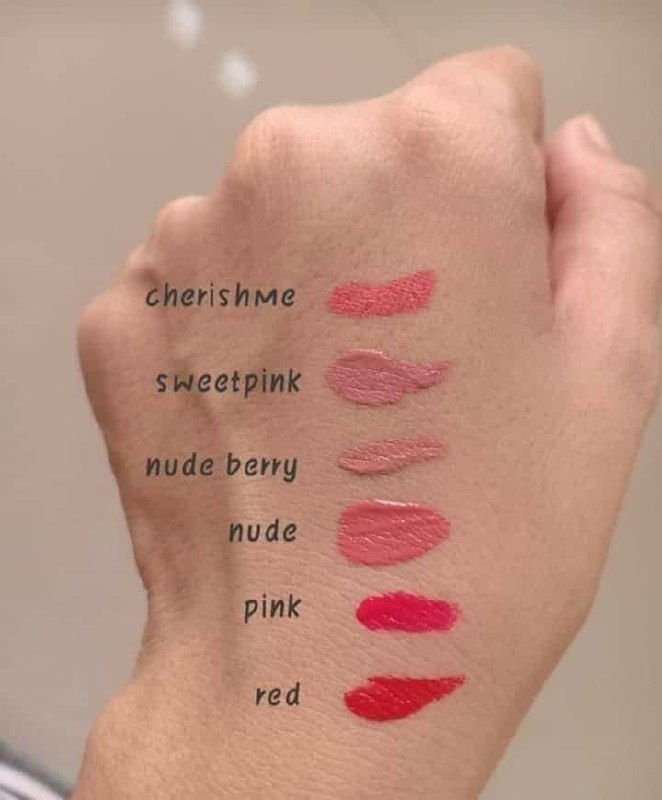 💋 3 warna paling atas sifatnya matte (kering) tahan lama..nggak gampang pudar jika makan ataupun minum, oiya walaupun 